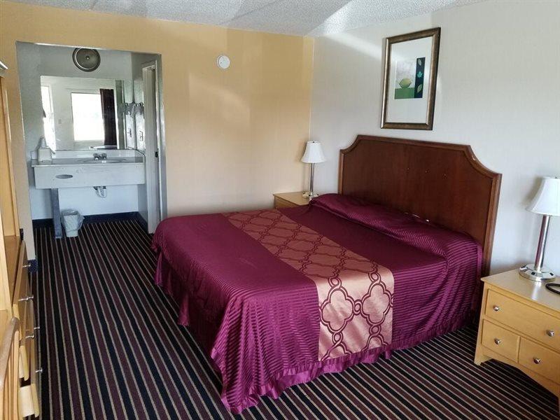 Americas Best Value Inn - 切萨皮克 外观 照片